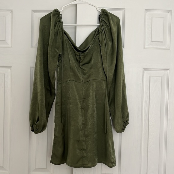 GREEN satin mini dress - Picture 4 of 5